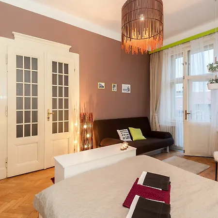 Narodni Apartment *