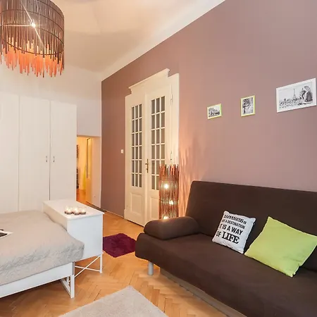 Narodni Apartment *
